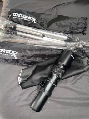 Black Telephoto Camera Lens with Tripod Kit